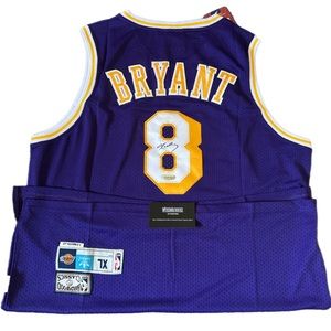 Kobe Bryant Signed Jersey with COA